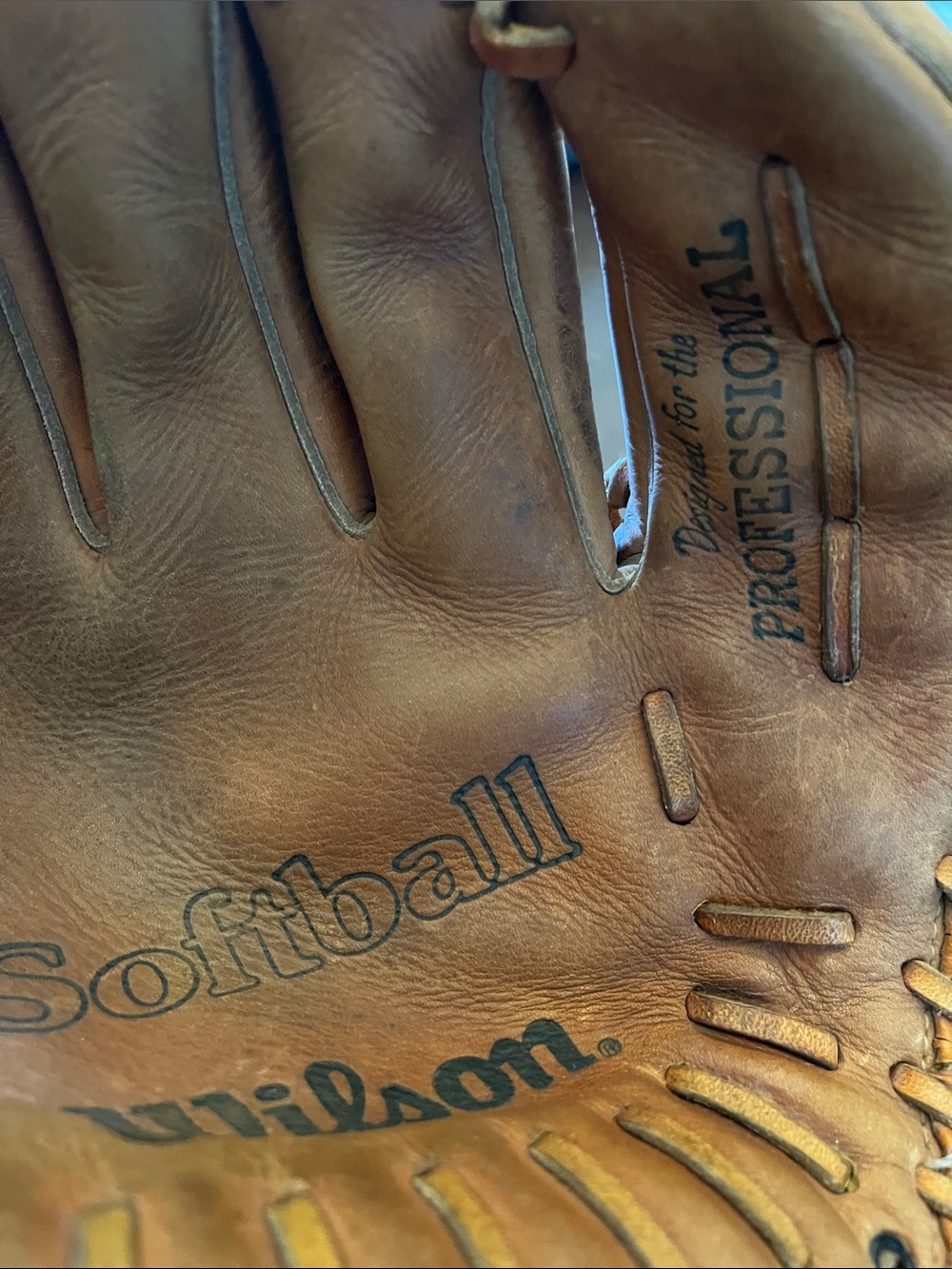 Wilson Softball Glove-A9855 - Picture 2 of 9
